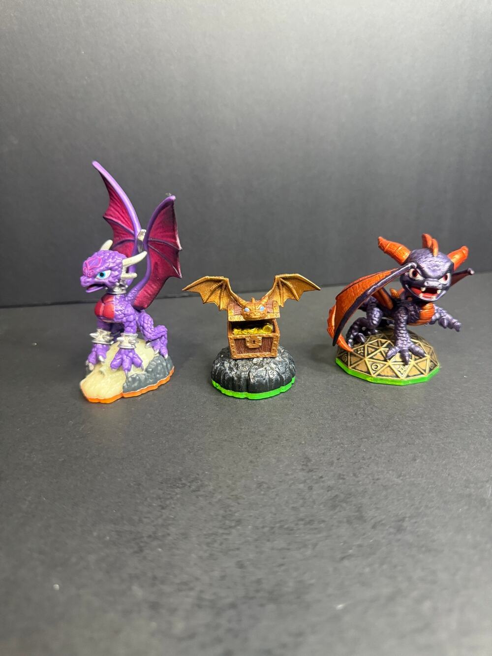 Skylanders Collection: Cynder (Series 2), Spyro (Series 2 Hidden Treasure Chest